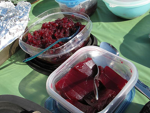 Kako da uklonite neugodan miris iz plastičnih posudica