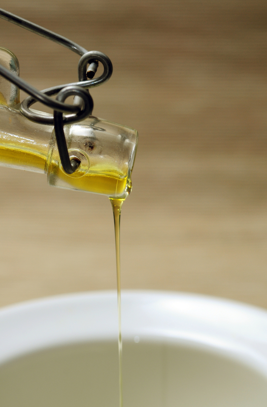 sipanje maslinovog ulja