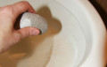 Kako ukloniti tvrdokorne mrlje sa wc šolje