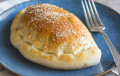 Calzone – italijanske pogačice punjene mocarelom i kobasicama
